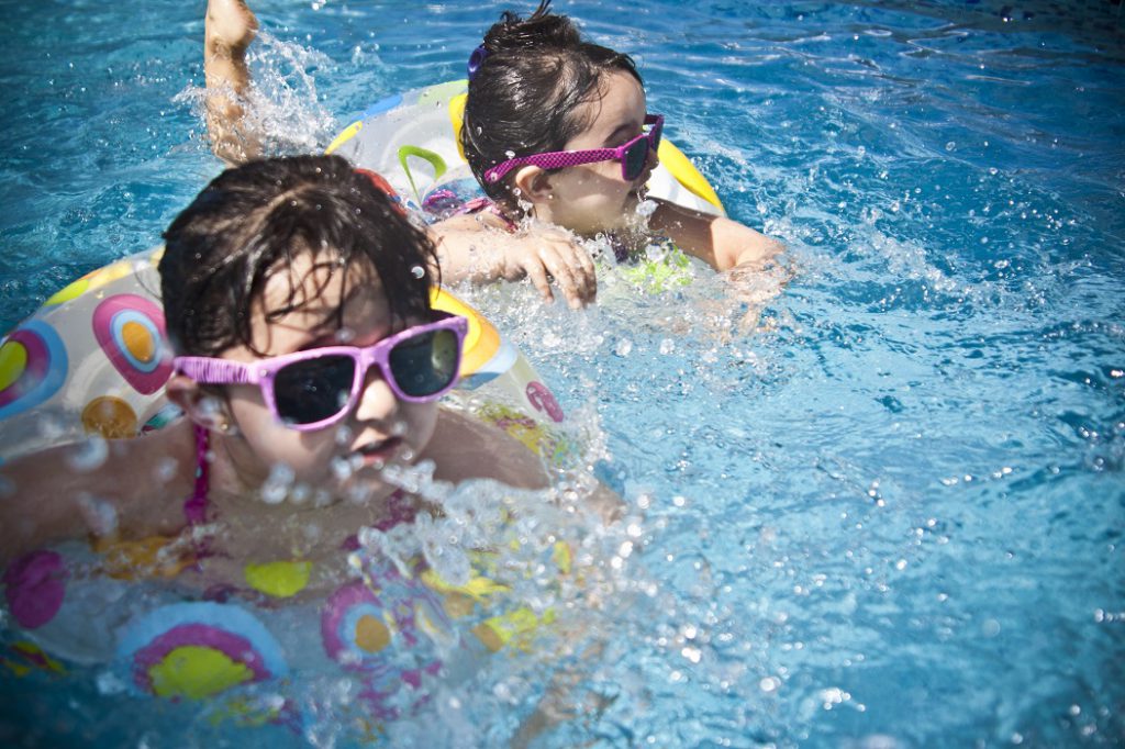piscine jeux enfant action