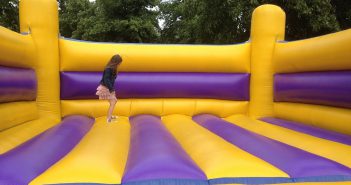 Comment commander une structure gonflable pour enfant ? structure gonflable